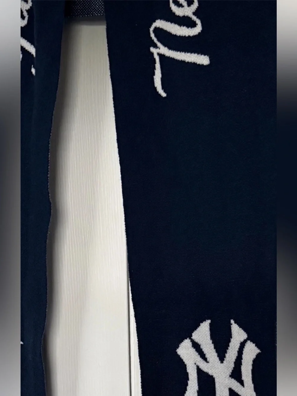 New York Yankees MLB knit Neck Scarf Forever Collectibles Genuine Merchandise